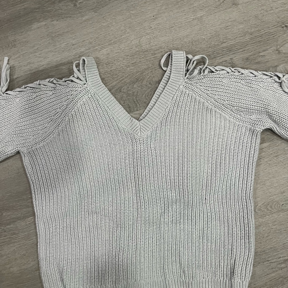 La Hearts Light Gray V-Neck Sweater with Braided Shoulders